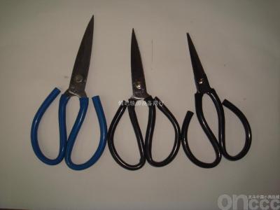 Civilian scissors and fabric scissors