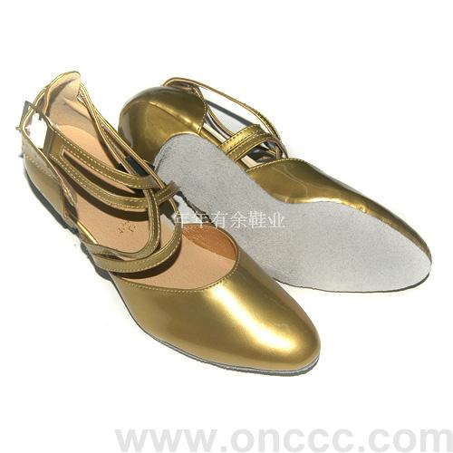 金色跳舞鞋