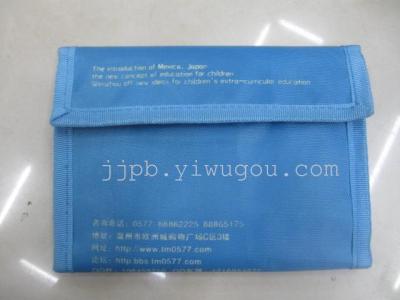Gift wallet with 600D waterproof polyester fabric production.