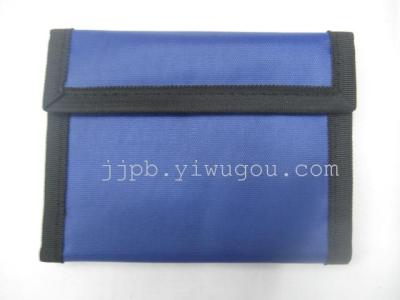 Wallet blue Oxford cloth waterproof 420D nylon material production.