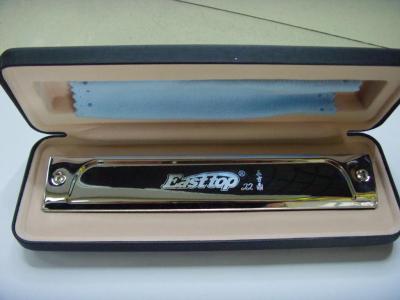 The price is affordable C key Oriental T22 Harmonica High-grade Professional 22 Hole Tremolo Playing