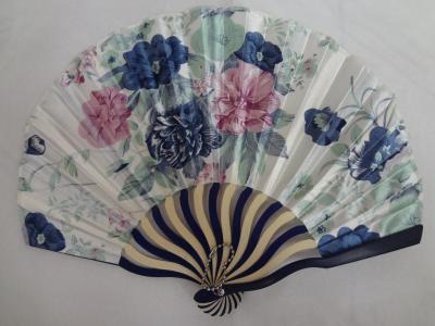 Factory direct selling bamboo dragon blade Japanese and wind silk folding fan folding fan Japan original single fan.