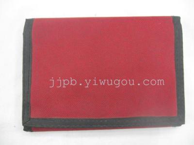600D nylon wallet with red nylon material production.