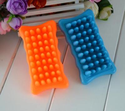 The new | plastic pet massage brush cleaning brush and brush the dog take a shower