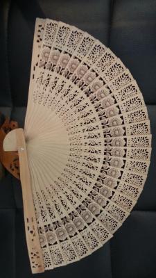 Special sale process fan wood fan wood fan can bring rafter fragrance gift and fragrant gift box