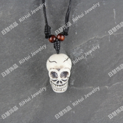 Exquisite recommendation Buddha bead ox bone necklace Exquisite beautiful bone carving decoration lady weird small skull X0195