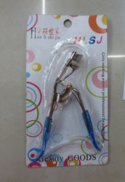 Plastic handle with eyelash clip