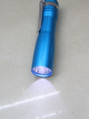 Penholder flashlight