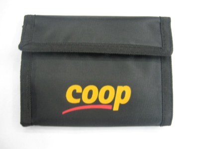 20 percent black wallet is made of high quality 420D Oxford cloth material production.