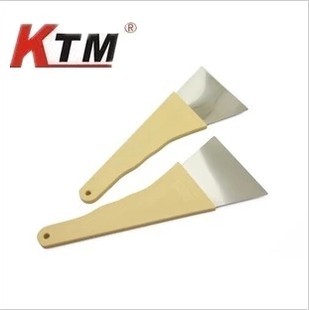 KTM long steel scraper with wooden handle A22