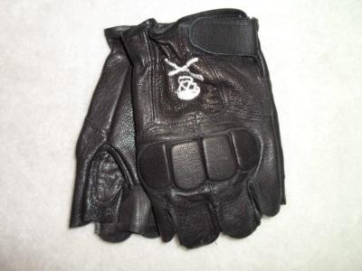 Men's leather lambskin embroidered skull half-finger exercise gloves