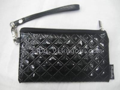 Portable waterproof PVC coin purse with diamond material production.
