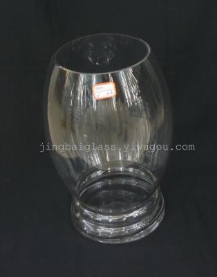 V 640, clear glass vases