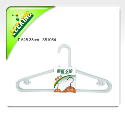 Plastic household hangers LT-525