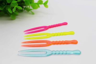 Eat fruit with disposable plastic fruit fork color fruit needle moon cake fork two feet fruit plastic toothpick