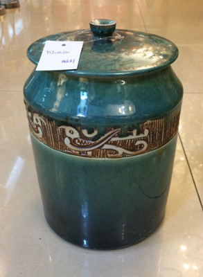 Jingdezhen carved antique ceramic ornaments ceramic pots