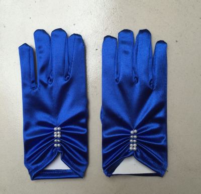 Short hand hand-sewn glove processing factory color-ding art gloves.