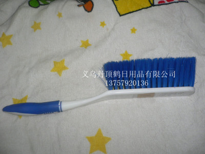 Wholesale plastic bed brush with long handle brushes-rubber handle TY-3203 blue