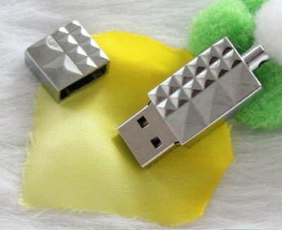 Diamond 8GB USB flash drives. metal USB flash drives. Personalized USB flash drives. Gift USB stick