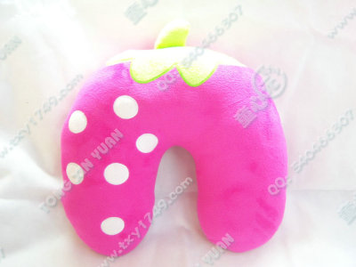 Factory Price Low Price Direct Sales New Cute Strawberry Neck Pillow Neck Pillow U-Shaped Pillow Car Supplies Plush Toys Export Foreign Trade Good Quality Mixed Batch