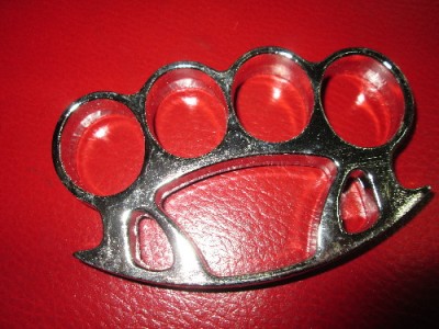 Wholesale priced thorn buckle/boxing 12mmD-8 Boxing iron iron four iron fist/finger iron Tiger Lotus