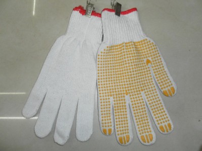 Gloves/plastic gloves or plastic gloves/dotted gloves