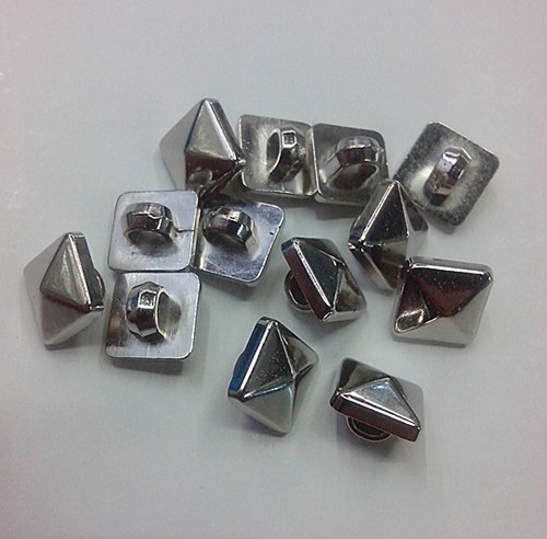 方形纽扣金字塔纽扣塑料纽扣电镀纽扣DIY饰品