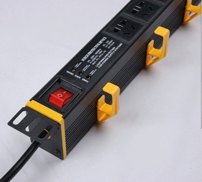 PDU socket is equipped with a 1U plug and a three-lamp anti-lightning 7 aluminum alloy