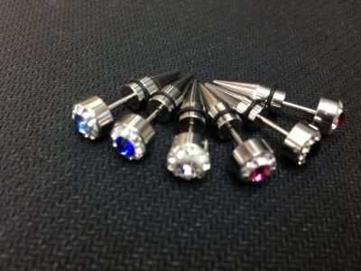 Earrings for men and women in Europe and America