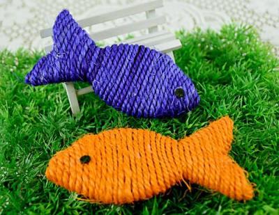 Dongda | small fish pet toy dog pet supplies wholesale natural sisal chew toy two-color process