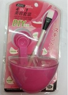 With a Facial mask beauty tool set of four, four in one, with mask bowl + stick + brush + spoon large size