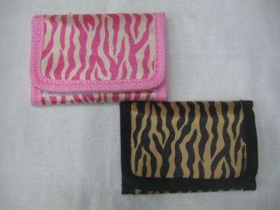 Children's wallets thicken red stripe satin material production.