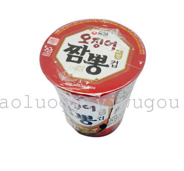 South Korea imported agricultural heart Xin ramen noodles, the agricultural heart squid cup noodles, seafood chowders face 67g
