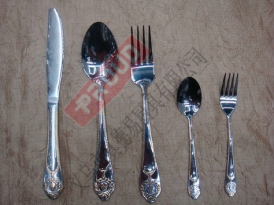 Stainless steel cutlery 3570A gold-plated stainless steel cutlery, knives, forks, and spoons