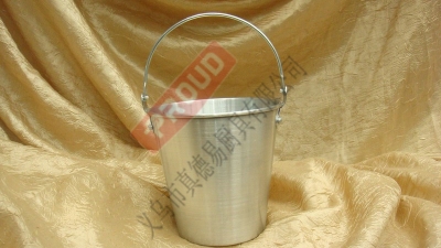Aluminum ice bucket