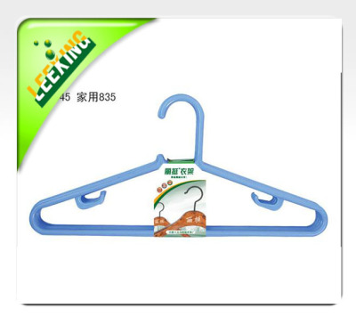 Plastic household hangers LT-545