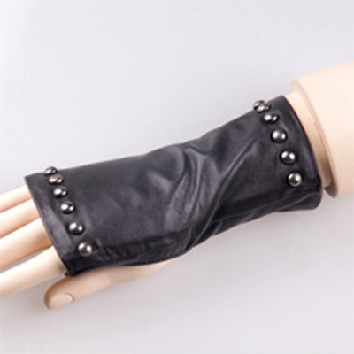 100 tiger wang gloves wholesale. Supply ladies half finger leather gloves fashionable sheepskin gloves.