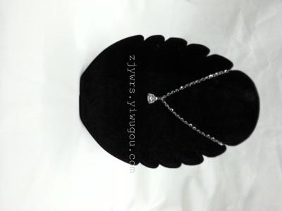 Flame-shaped necklace