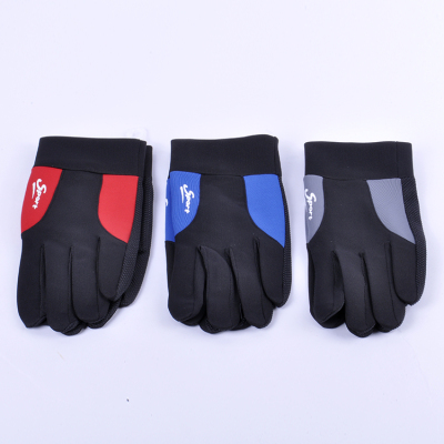 Hundreds of Tiger sports gloves. Men's outdoor anti-slip fitness glove mitts