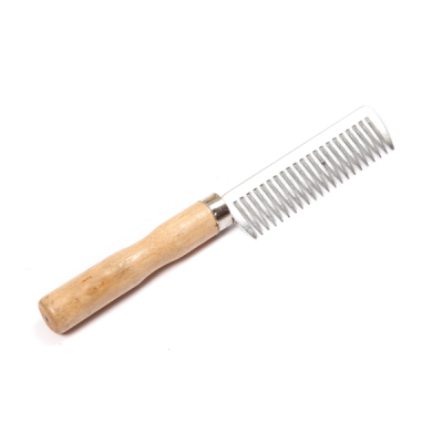 Wooden handle aluminium comb