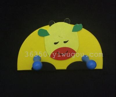 Cartoon linked to wood clothes hook item no QY8252