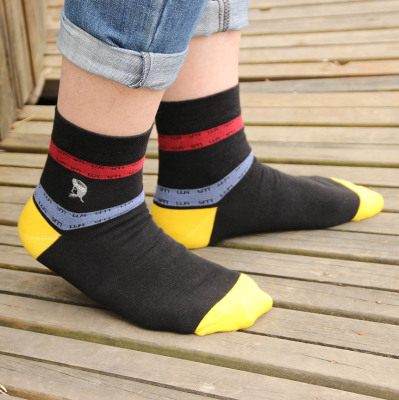 Thick socks 4 pairs of gift box cotton socks for men's wear socks for the eyes.