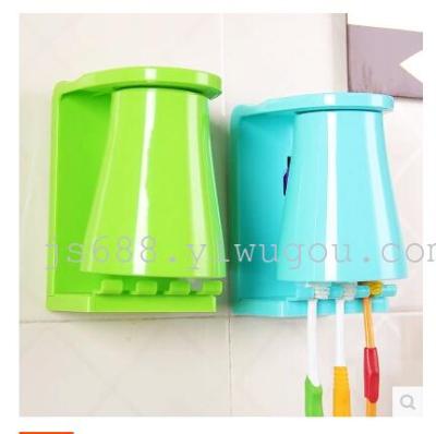 Suction Cup set for washing three toothbrushes hanging Traceless toothbrush holder with teeth brushing the Magic Cup