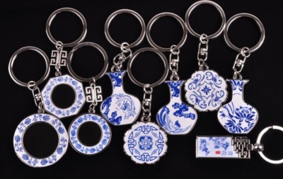 China wind blue and white porcelain key buckle metal key buckle alloy key buckle