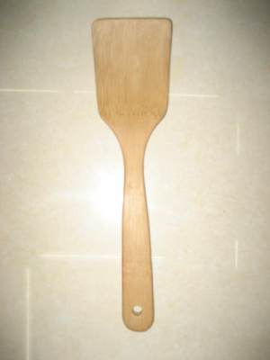 Our factory has little in the production of natural environmental protection bamboo scoop salad fork