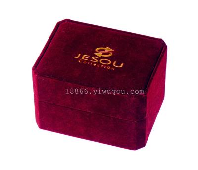 Ms. JESOU's high-end gift set, watch, necklace, ring and earrings are exquisite and elegant