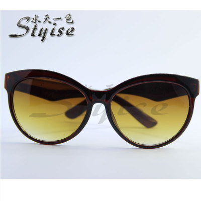 This direct fashion female Sunglasses retro shaped black super sunglasses 296-1388