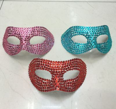 Stick-on Crystals Mask