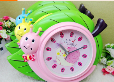 Wholesale Creative Fashion Big Leaf Snail Wall Clock Cartoon Animal Series 3 Colors Multiple Children Gift Clock