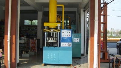 Large and small hydraulic embossing machine